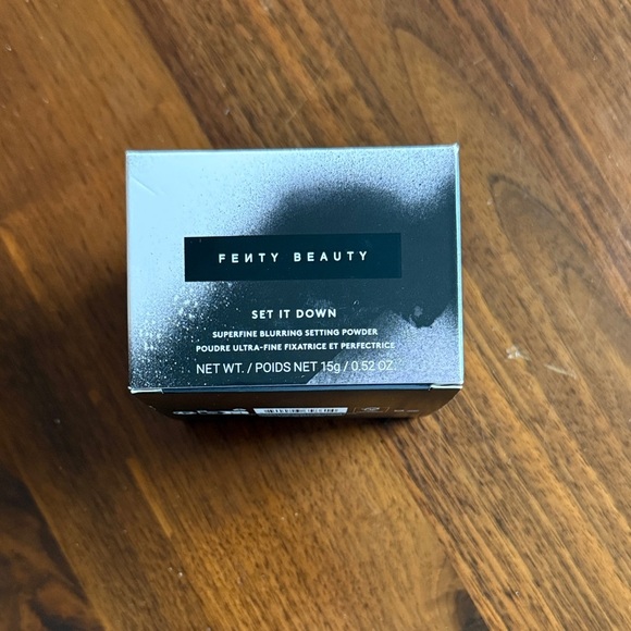 Fenty Beauty Set It Down Blurring Setting Powder - banana 04 - new! - Picture 1 of 2